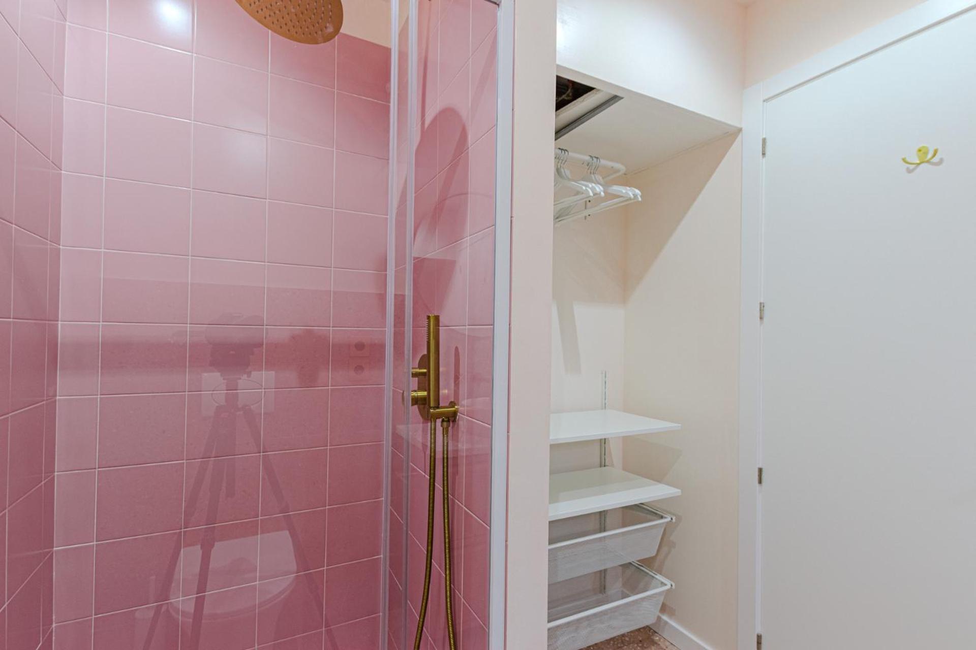 Glamorous Pink Studio In City Center Аликанте Екстериор снимка