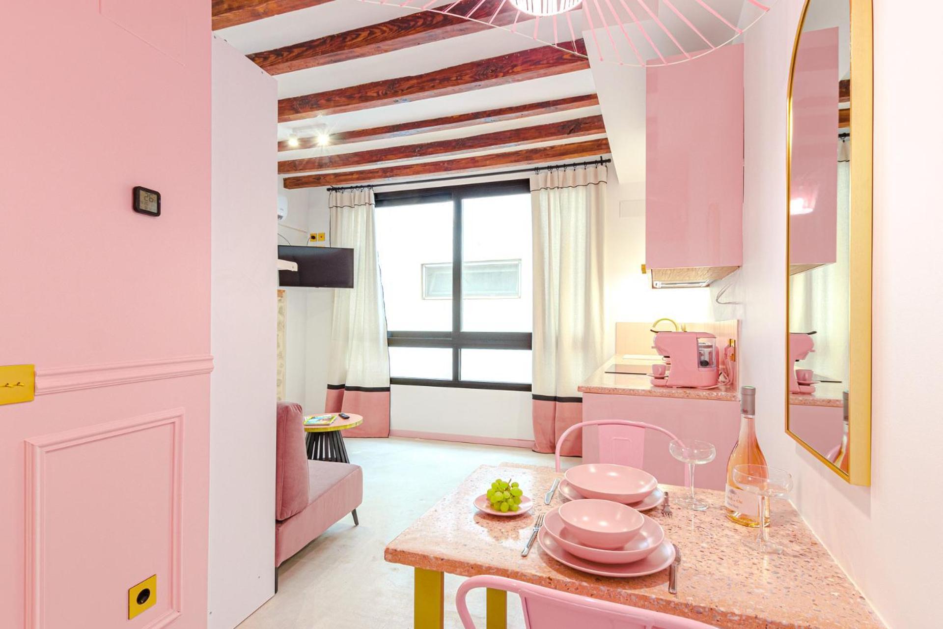 Glamorous Pink Studio In City Center Аликанте Екстериор снимка