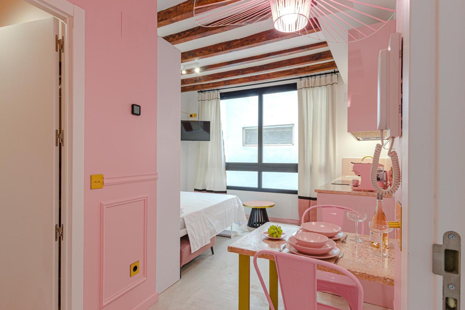 Glamorous Pink Studio In City Center Аликанте Екстериор снимка