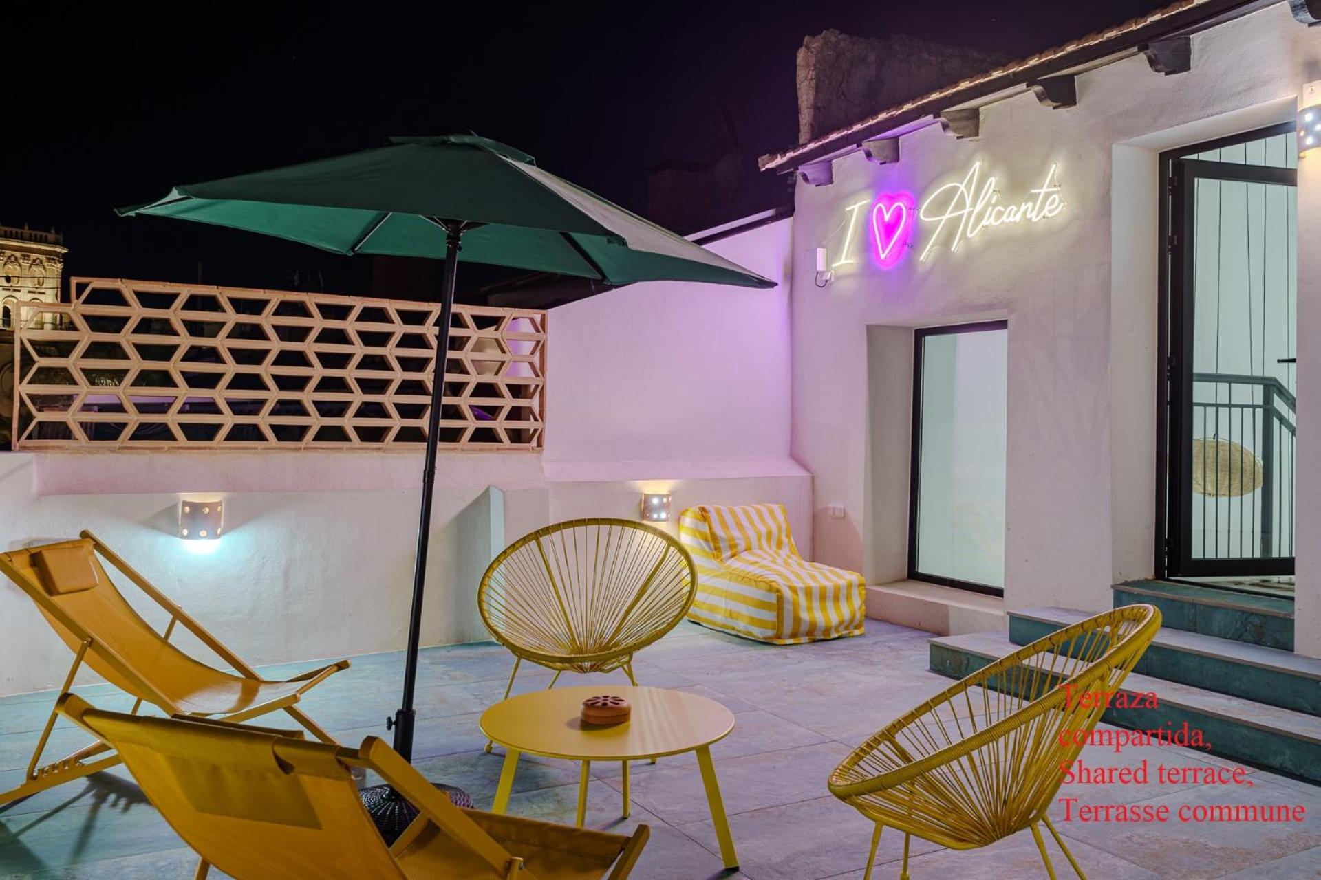 Glamorous Pink Studio In City Center Аликанте Екстериор снимка